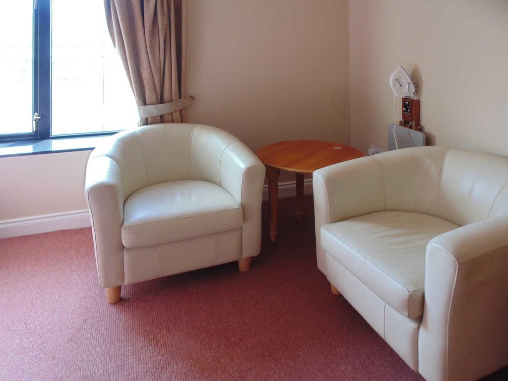 Hotel Ostan Oilean Acla à Achill Sound Extérieur photo