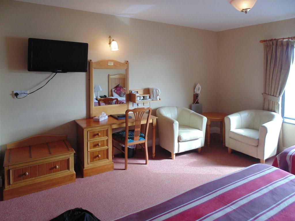 Hotel Ostan Oilean Acla à Achill Sound Extérieur photo
